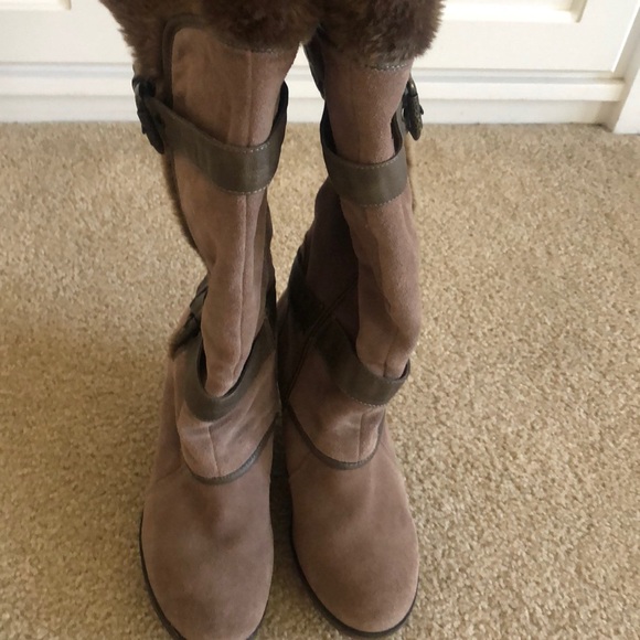 Tan wedge boots - Picture 2 of 2
